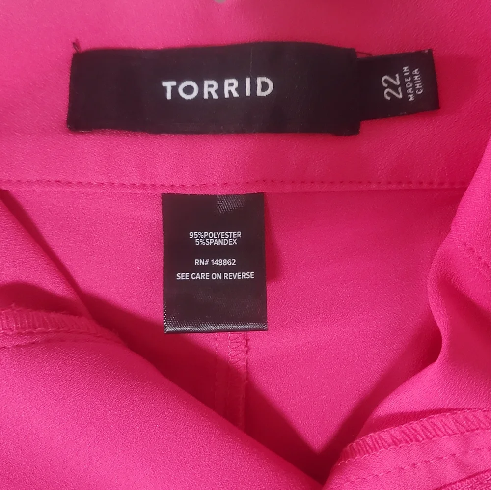TORRID hot Pink Size 22 Wide Leg Studio‎ Crepe shorts with pockets